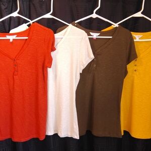 No Boundaries Women's Short Sleeve V-Neck Tops - Red, White, Brown, Yellow